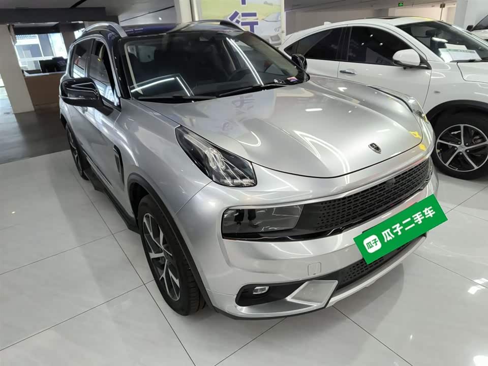 Lynk & Co 01