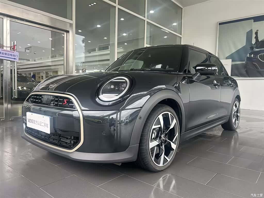 Mini Cooper, 2024 1