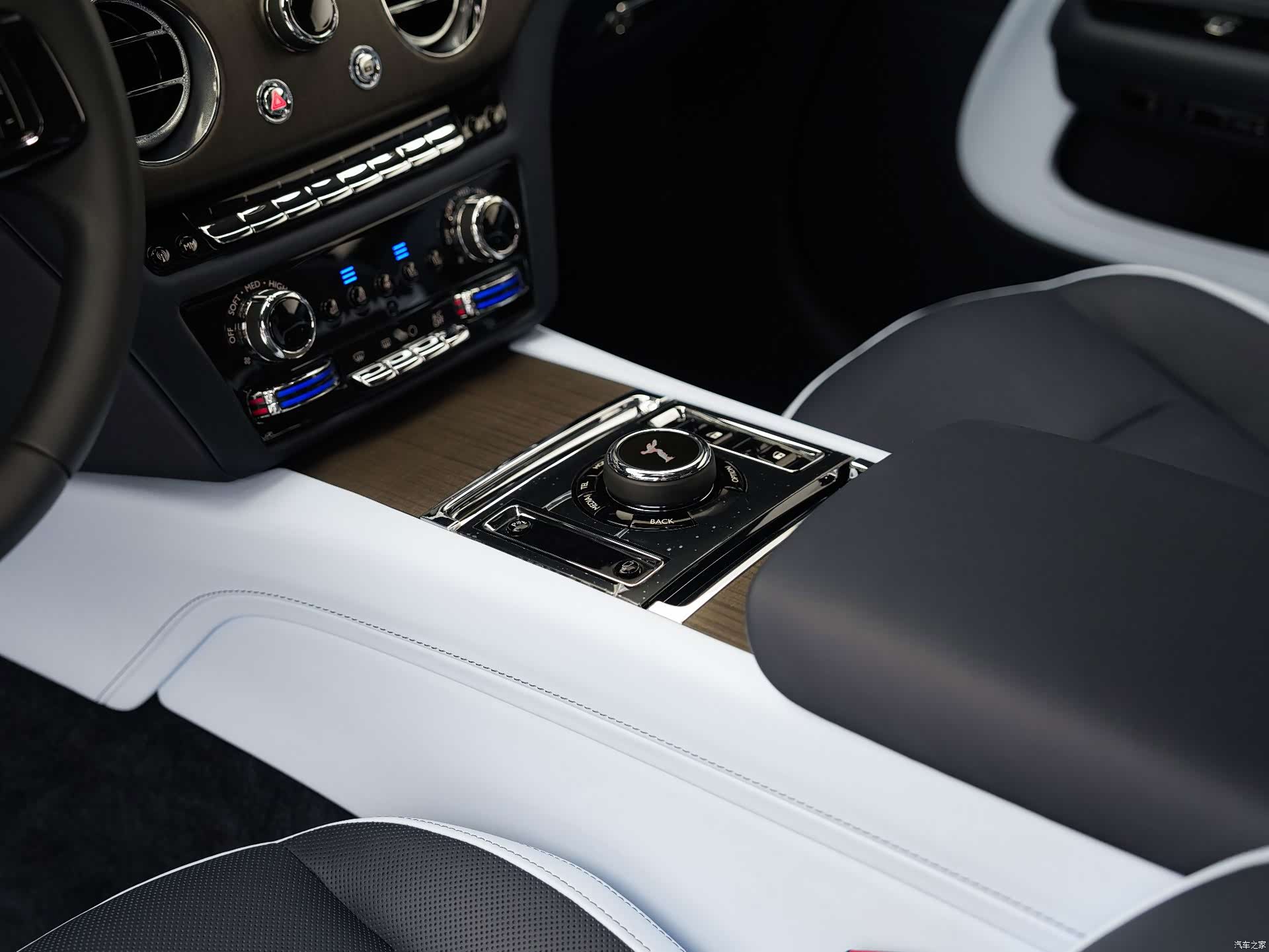 Rolls-Royce Spectre, 2026 23
