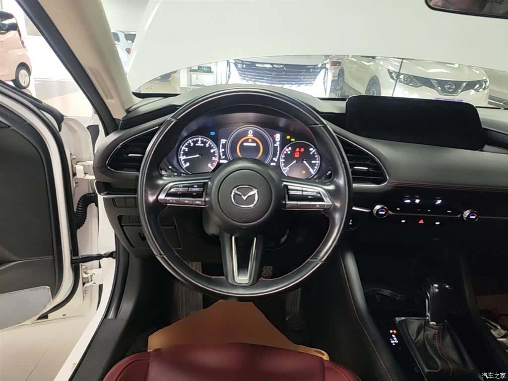 Mazda Mazda3, 2023 11