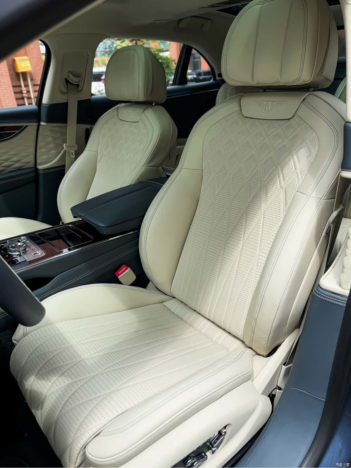 Bentley Flying Spur, 2020 10