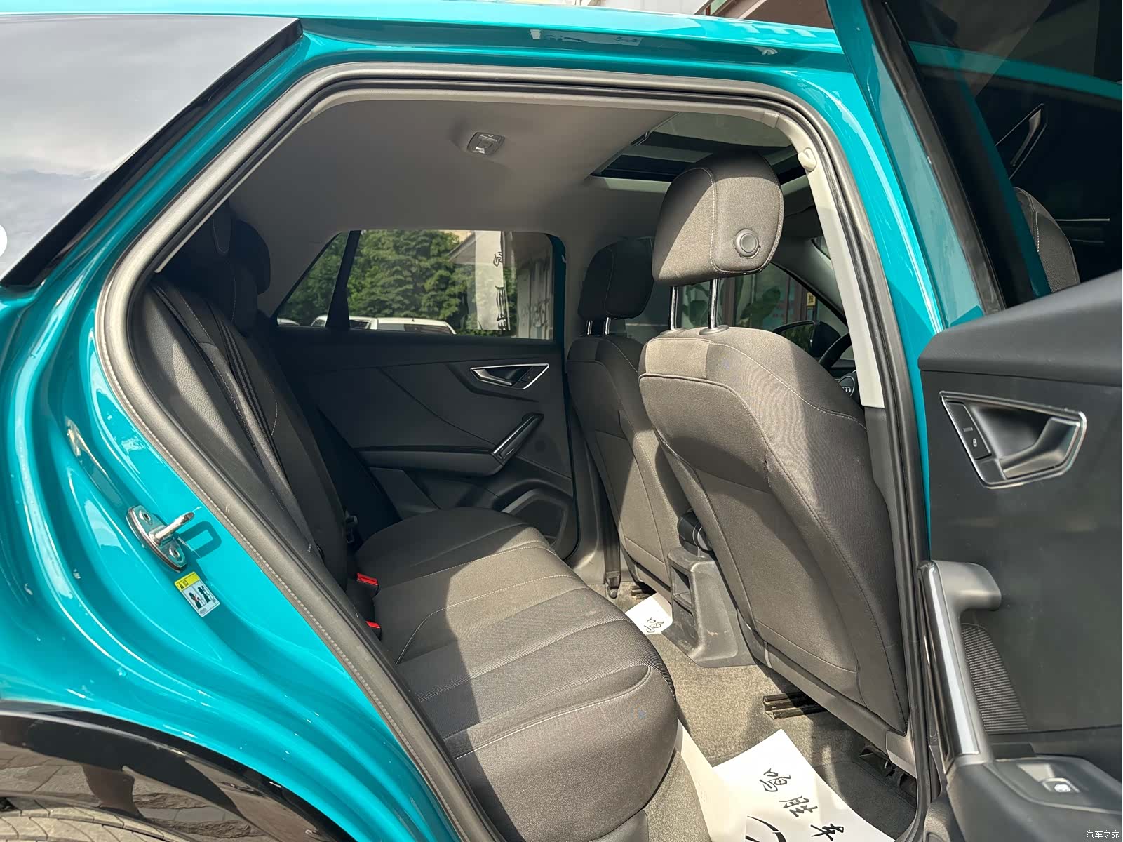 Audi Q2L, 2018 17