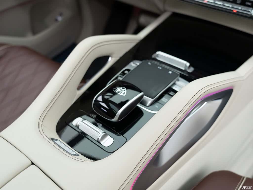 Maybach GLS, 2024 14