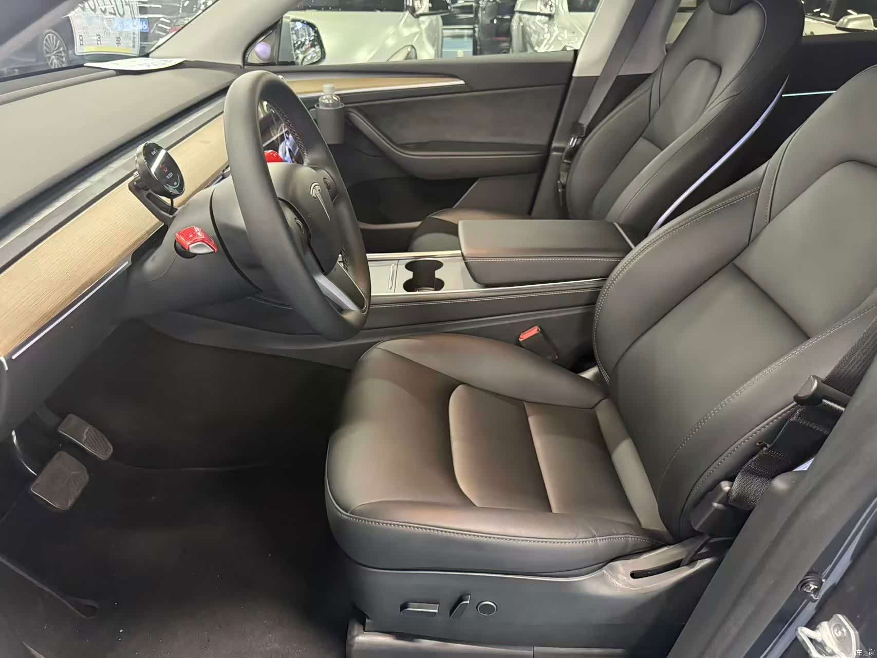 Tesla Model Y, 2022 14