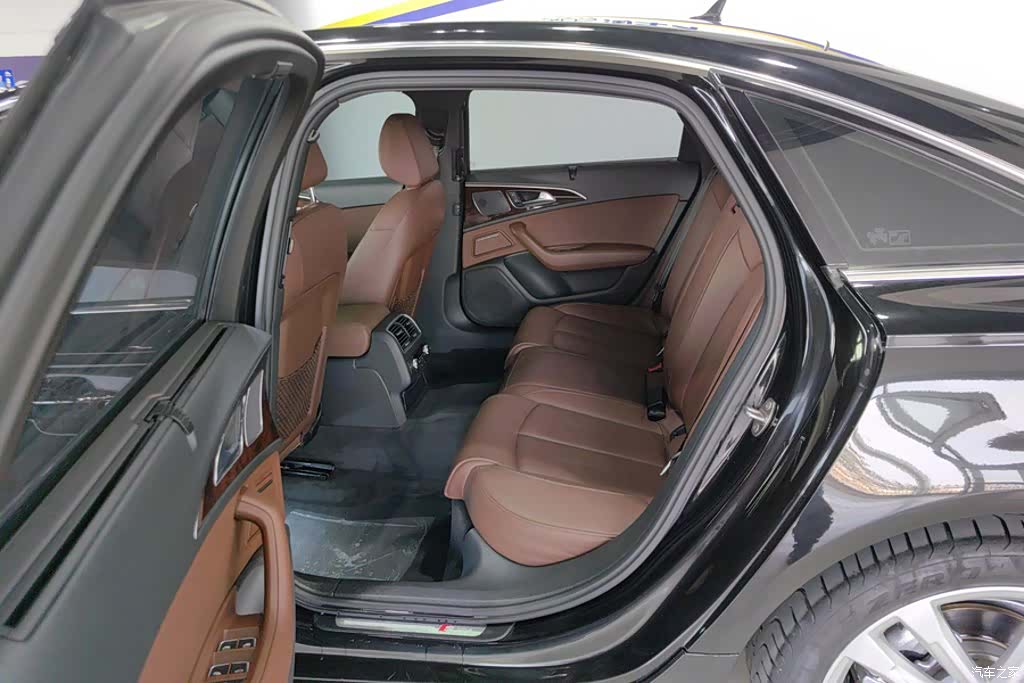 Audi A6L, 2018 11