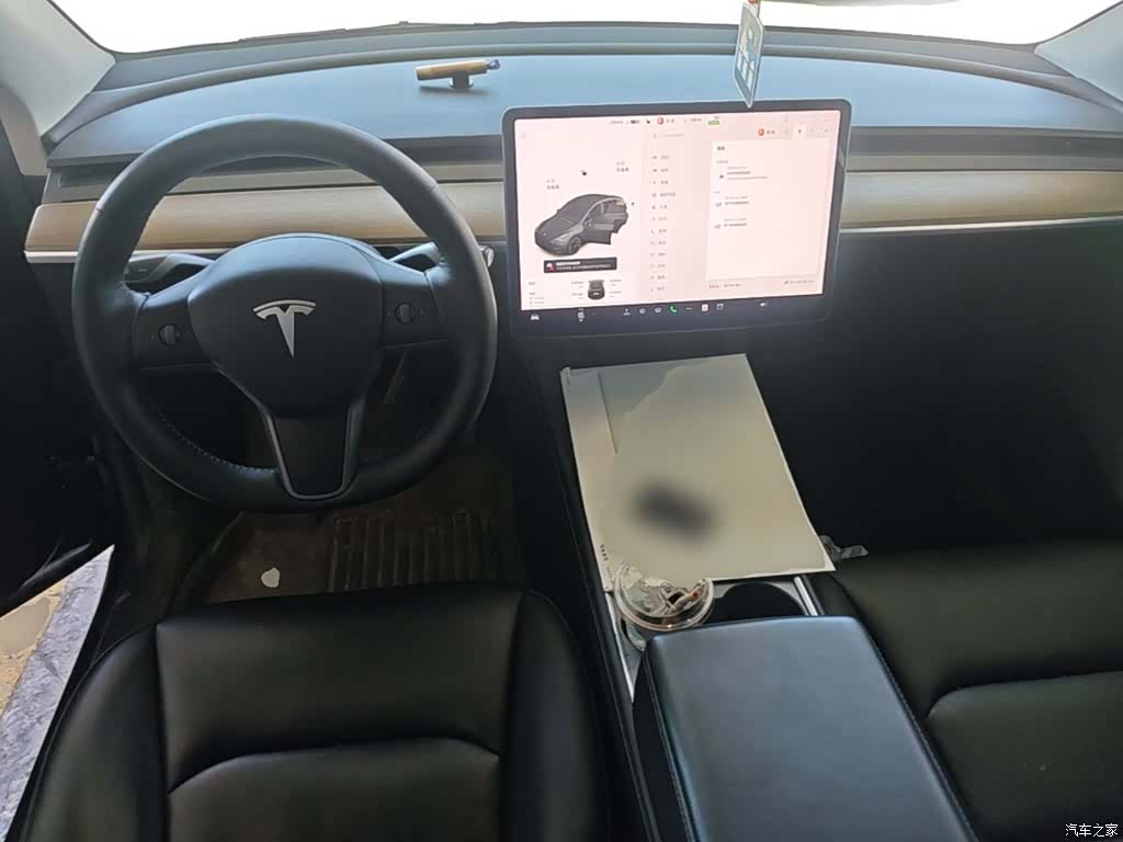 Tesla Model Y, 2021 10