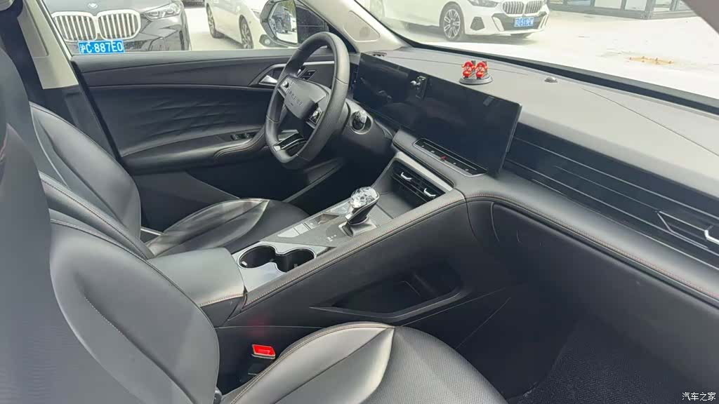 Roewe RX5, 2022 3