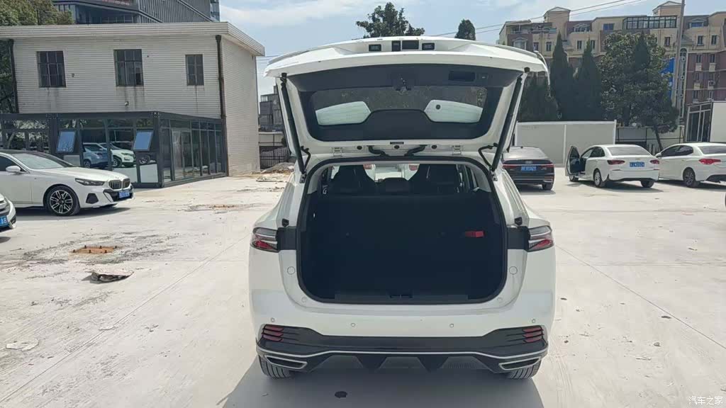 Roewe RX5, 2022 6