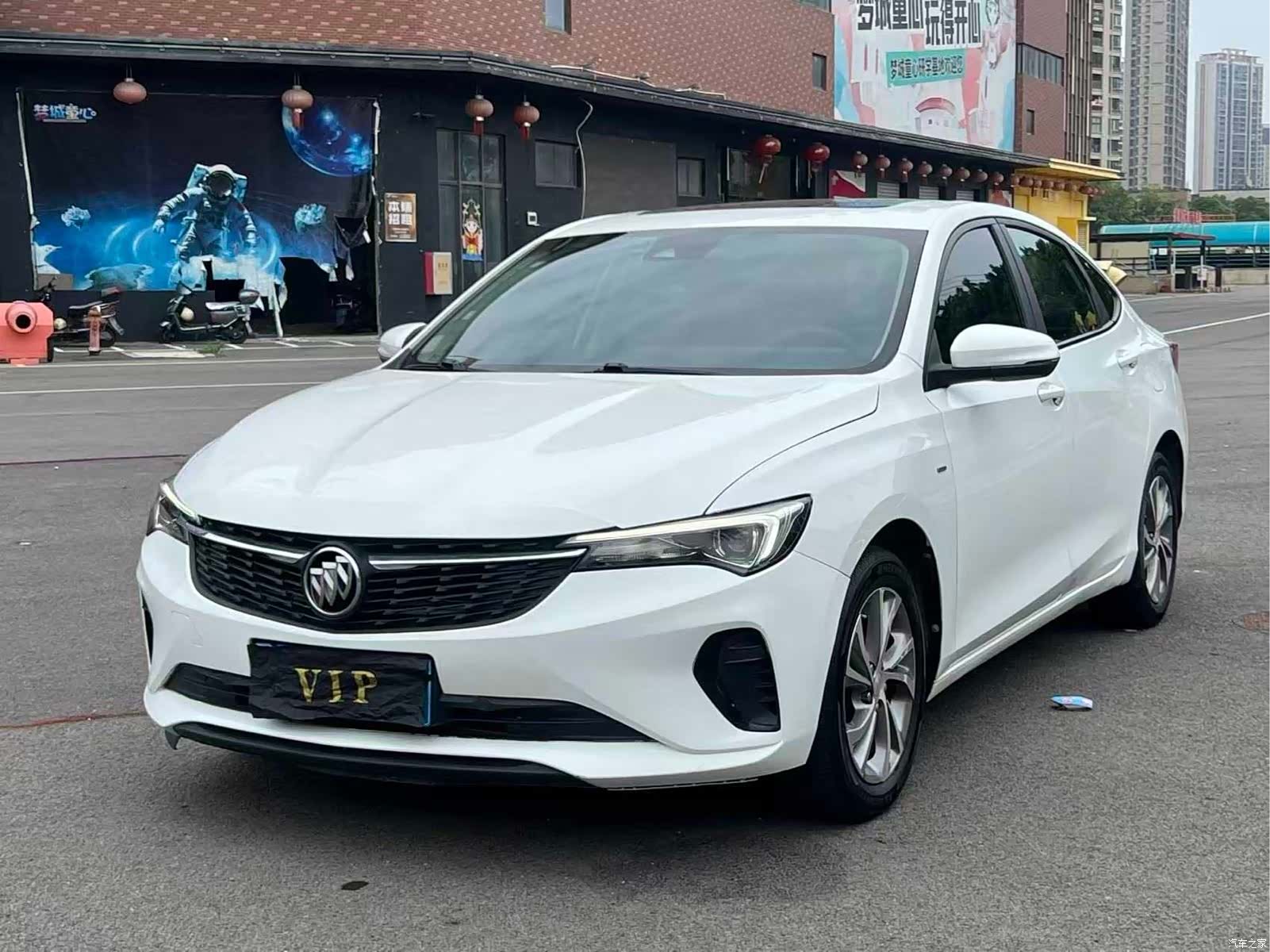 Buick Verano, 2022 1