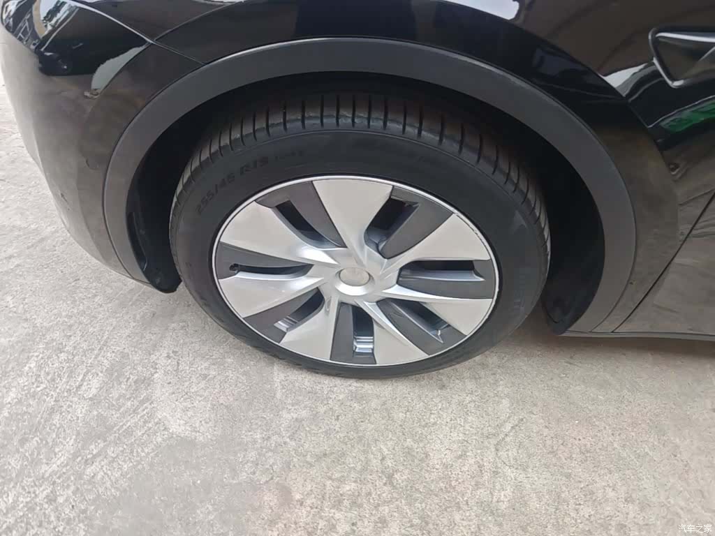 Tesla Model Y, 2022 25