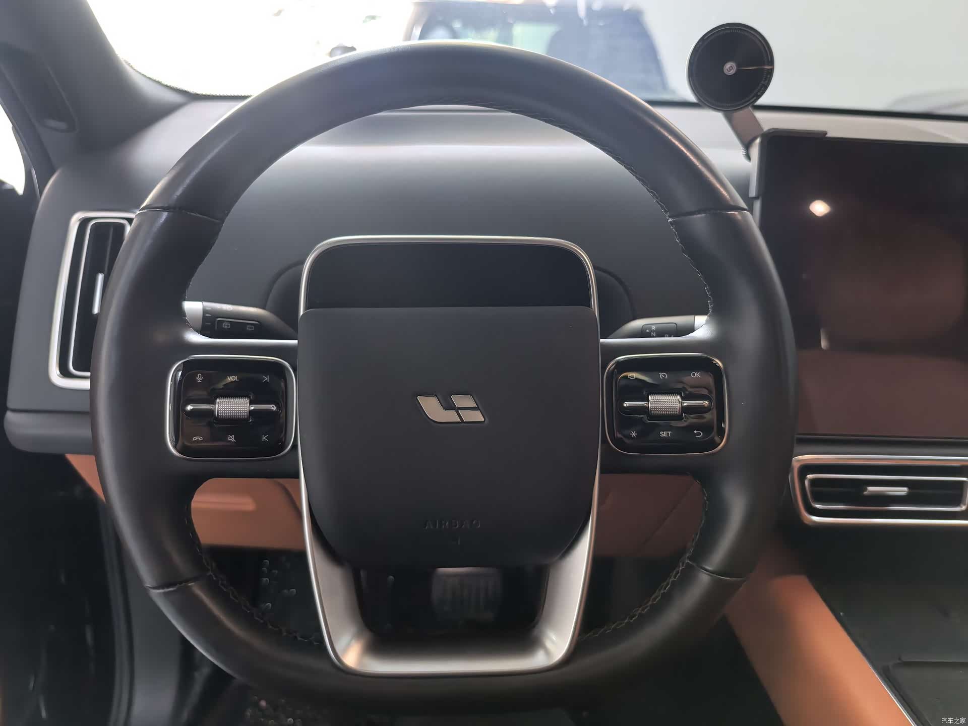 Li Auto L8, 2024 все фото