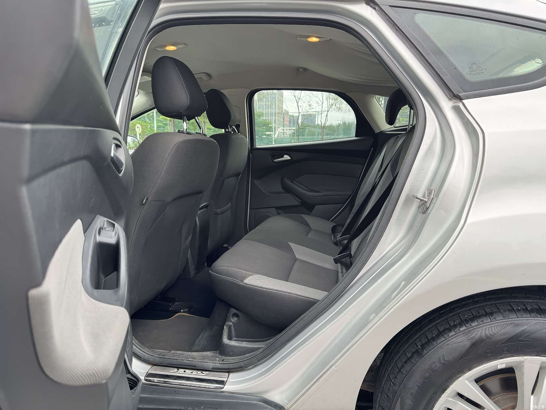 Ford Focus, 2013 8
