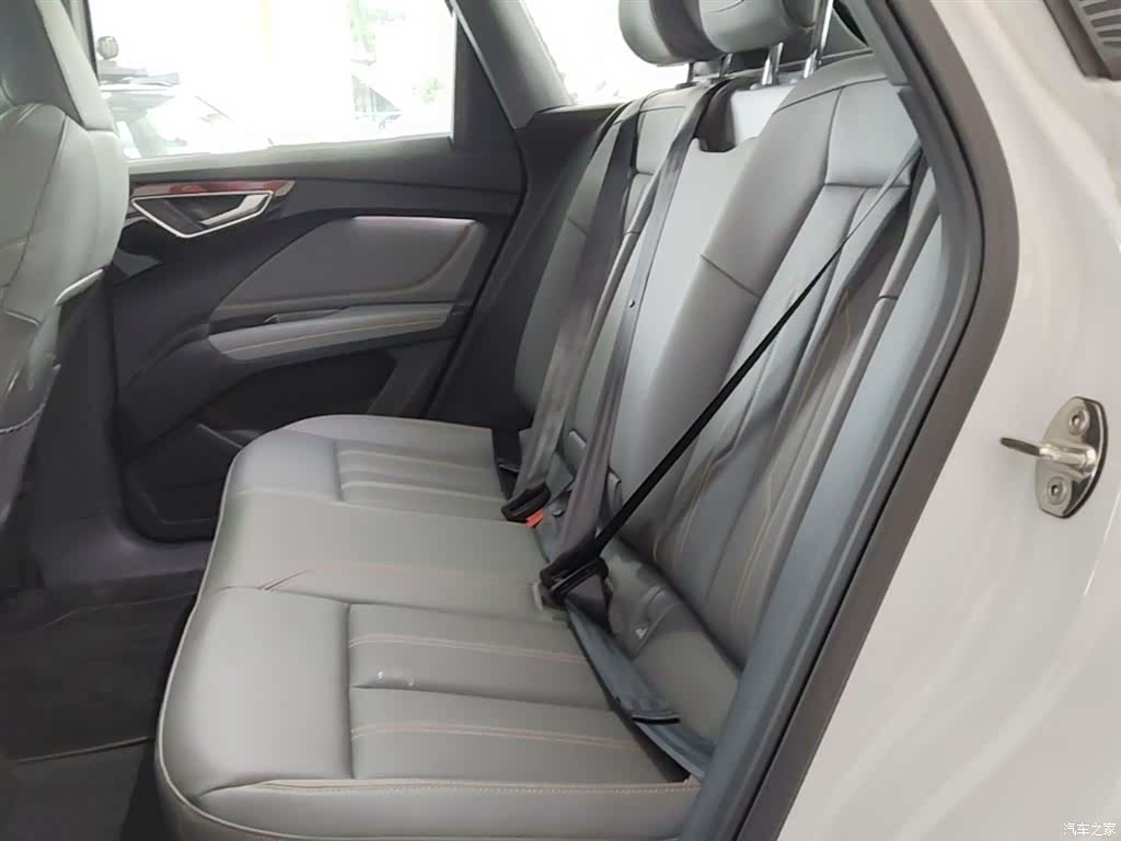 Audi Q4 e-tron, 2025 17