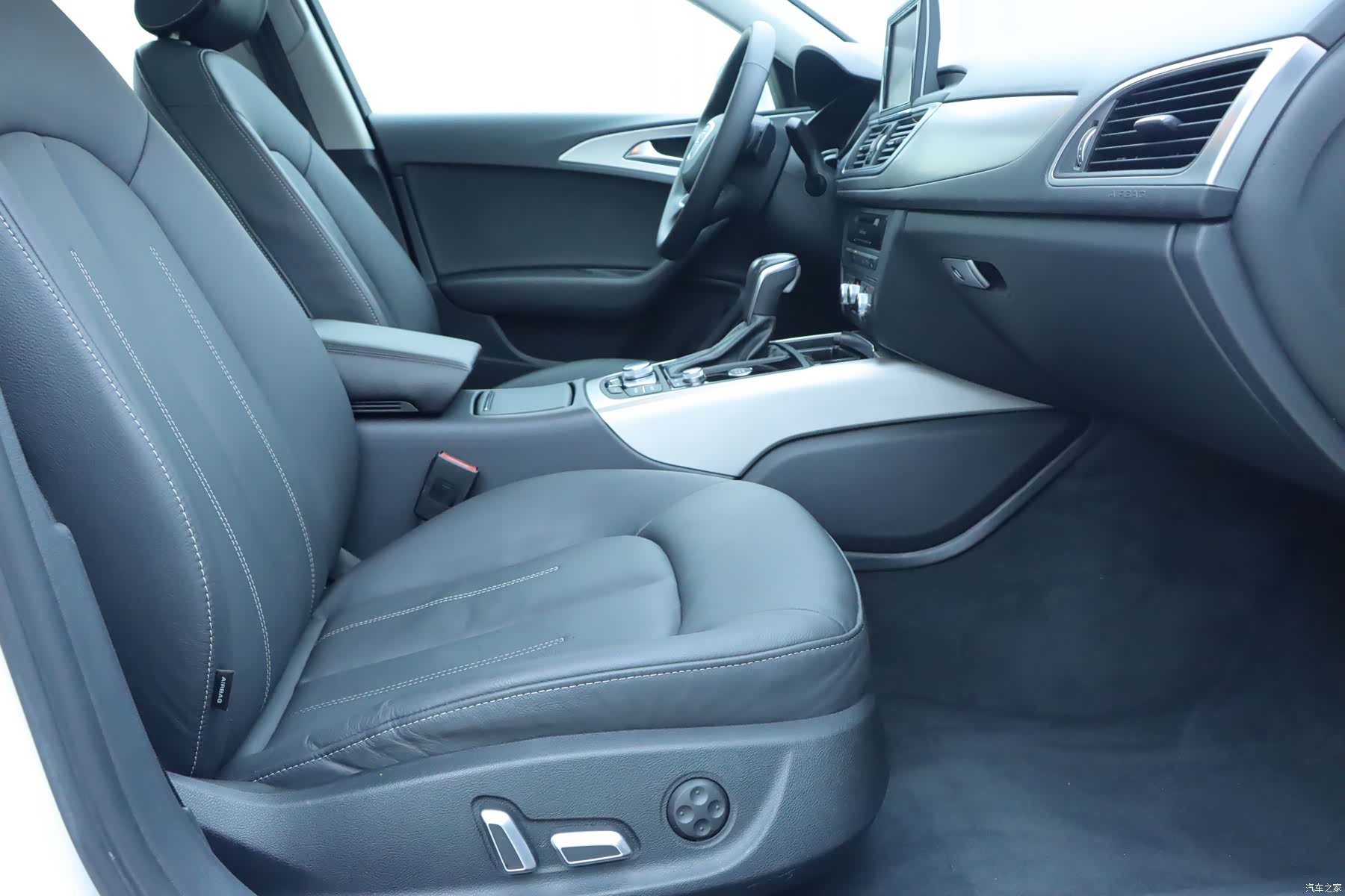 Audi A6L, 2018 11