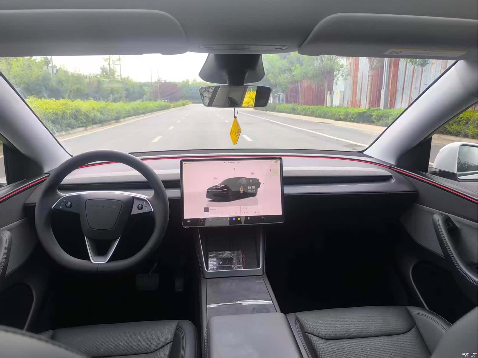 Tesla Model Y, 2025 9