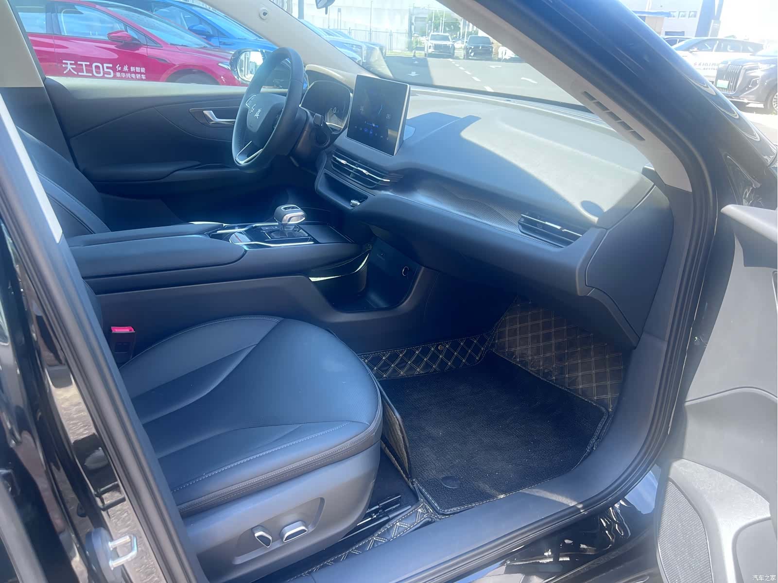 Hongqi QM5, 2024 8
