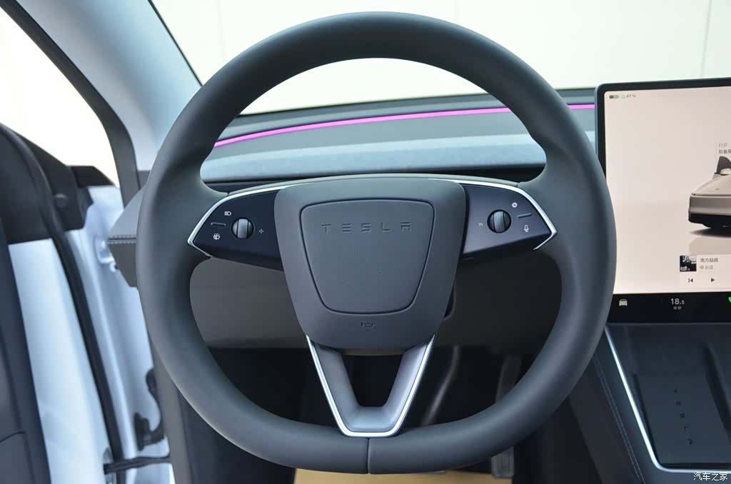 Tesla Model Y, 2025 8
