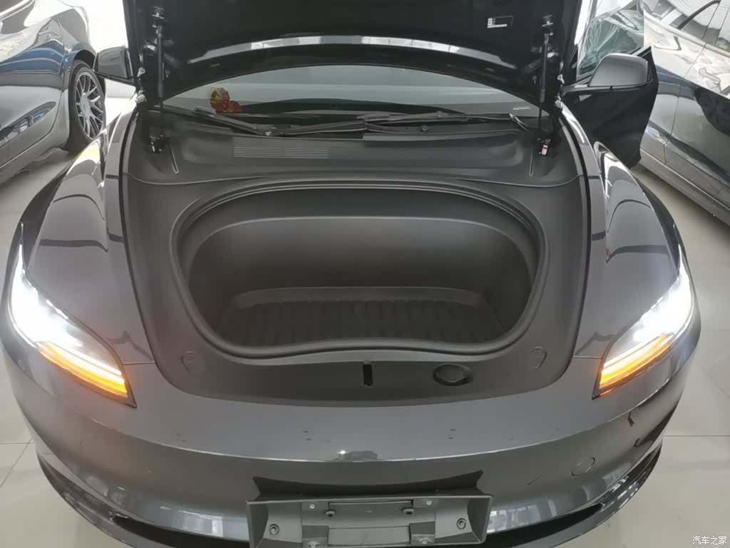 Tesla Model 3, 2024 20