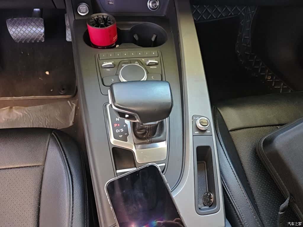 Audi A4L, 2018 14