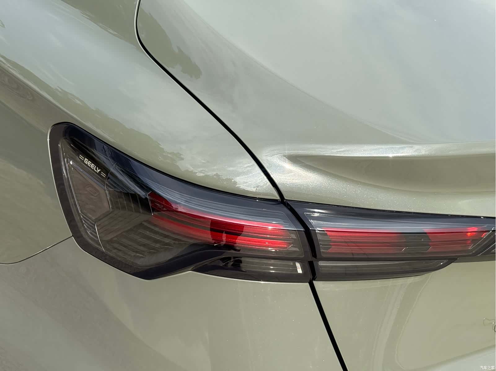 Geely Binray, 2022 18