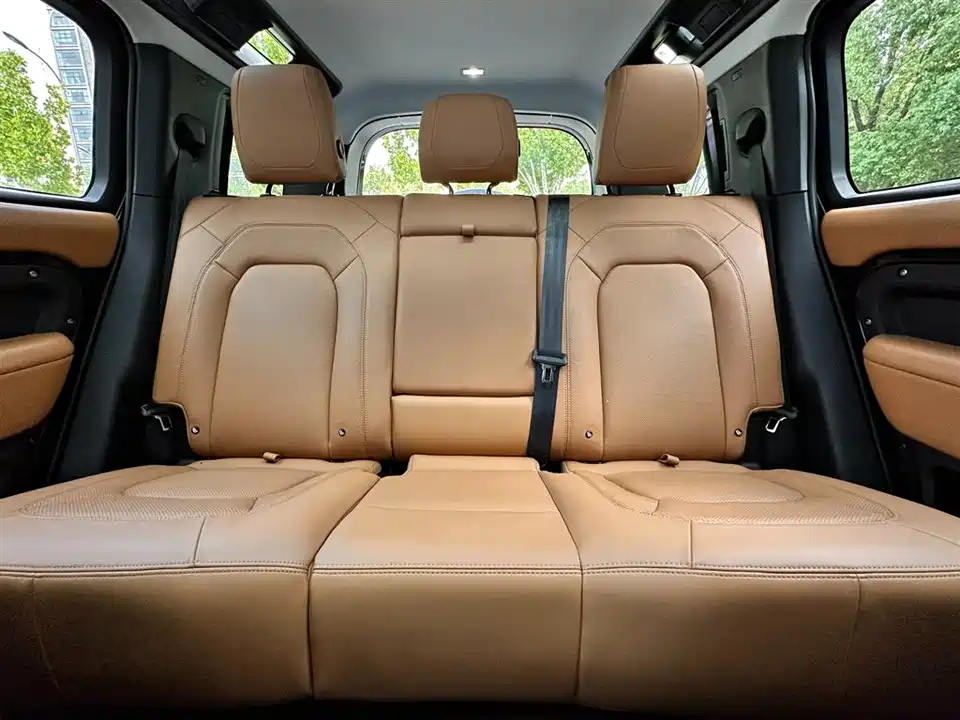 Land Rover guard