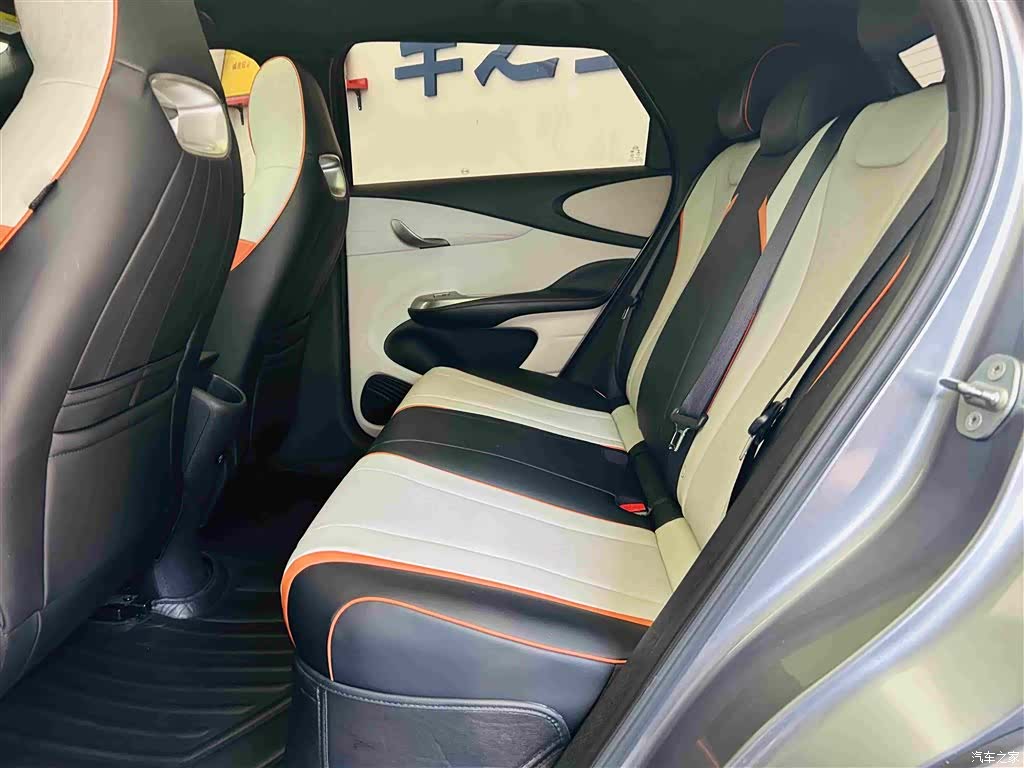 BYD Dolphin, 2022 21