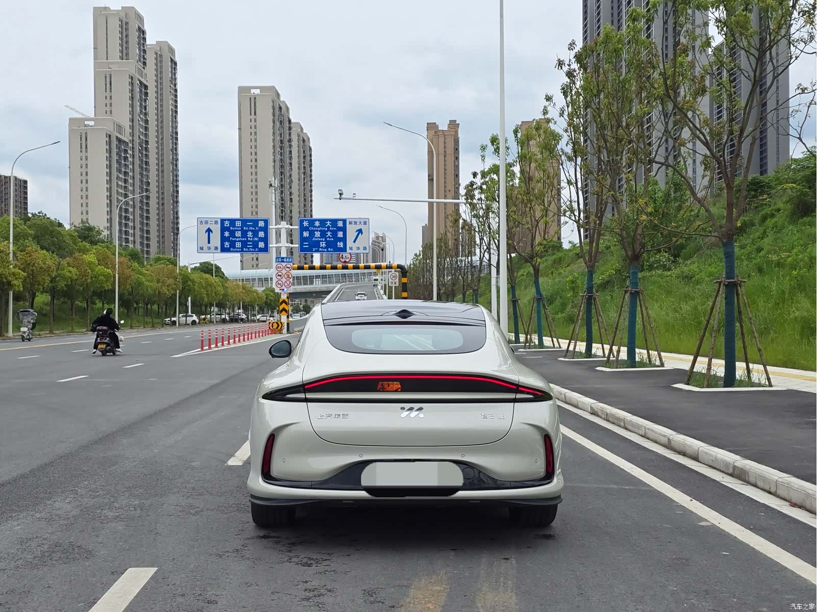 IM Motors L6, 2025 8