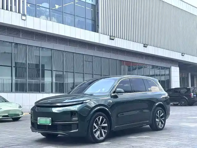 Li Auto L8 2023 — купить из Китая под заказ