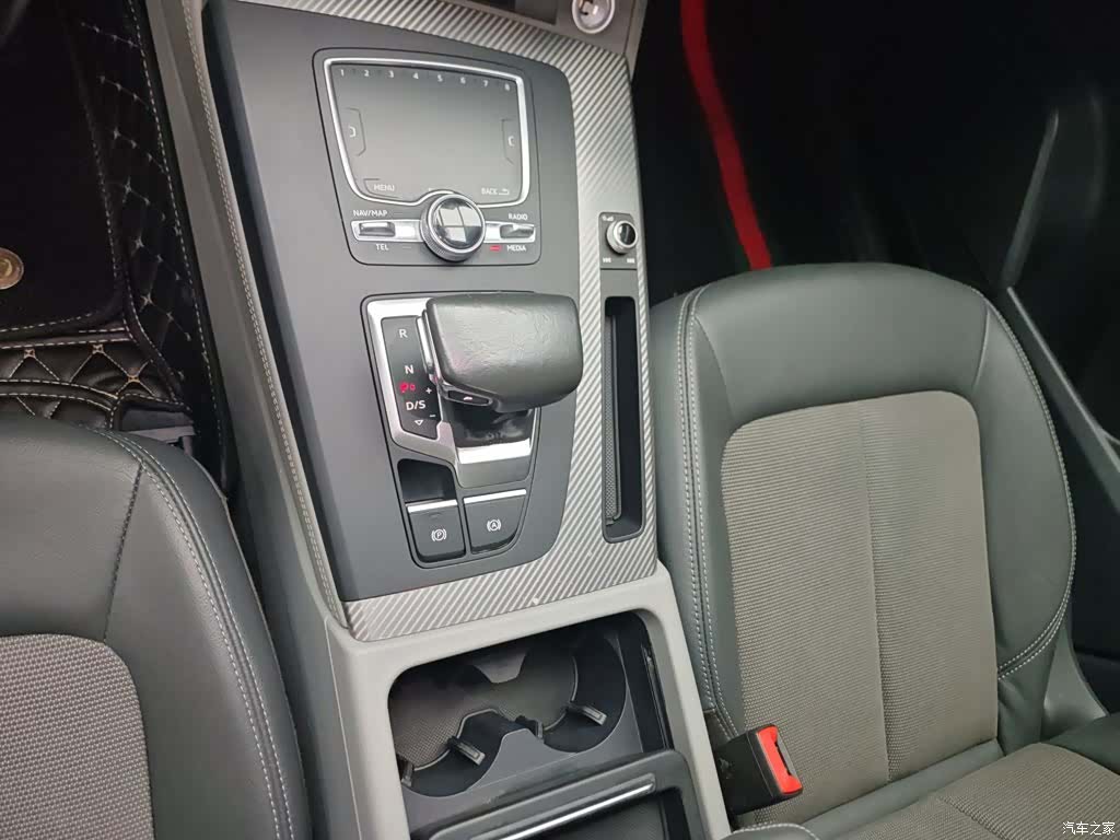 Audi Q5L, 2019 10