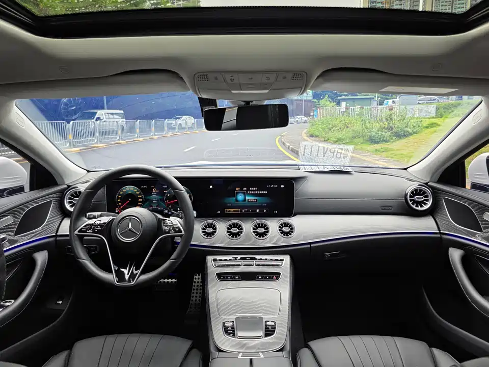 Mercedes-Benz CLS Mercedes-Benz CLS
