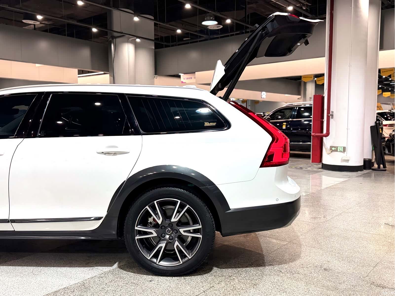 Volvo V90, 2018 10