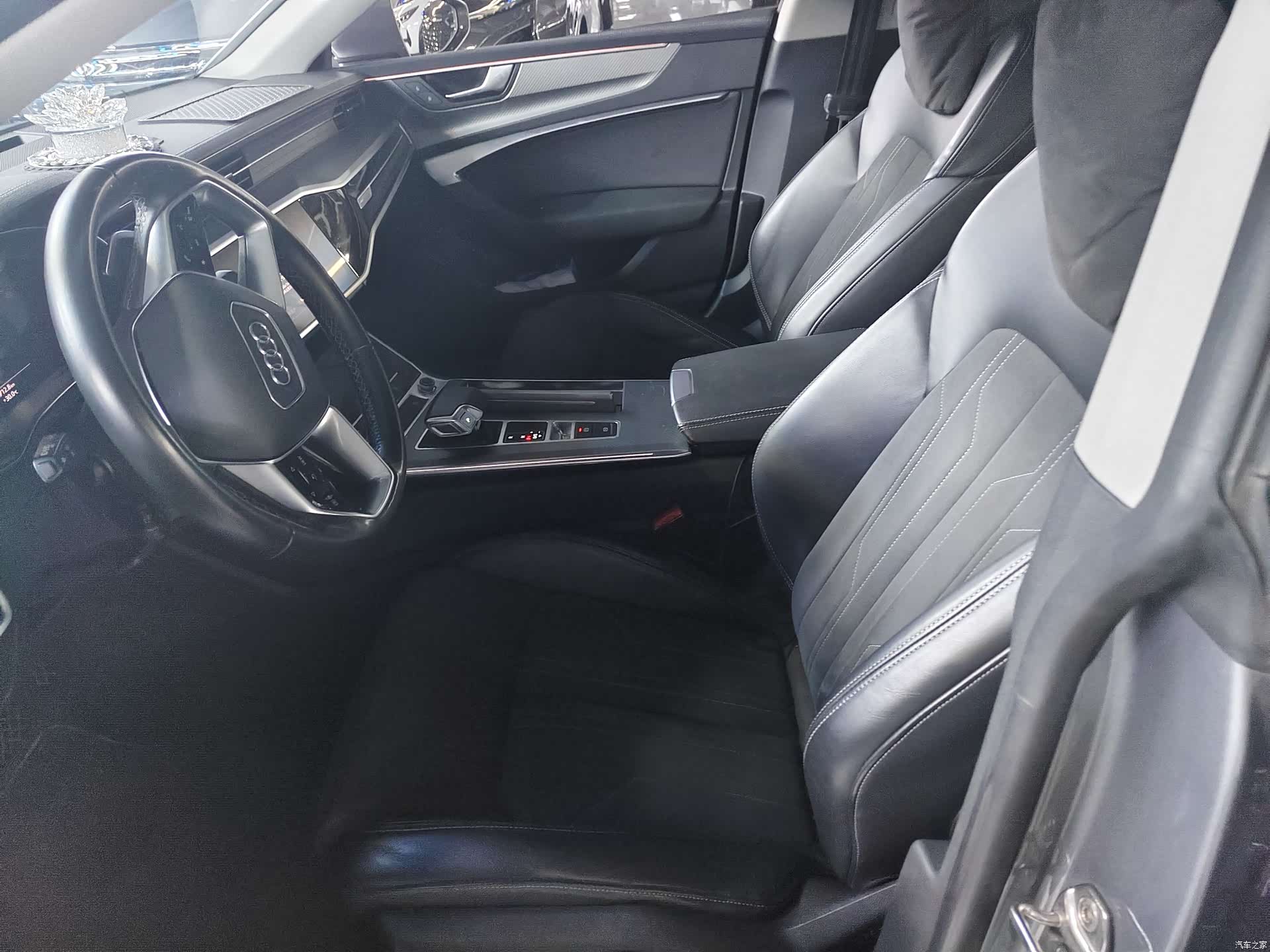 Audi A7L, 2023 все фото