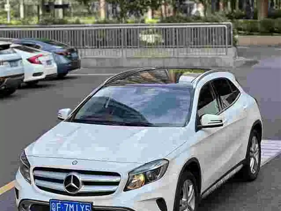 Mercedes-Benz GLA