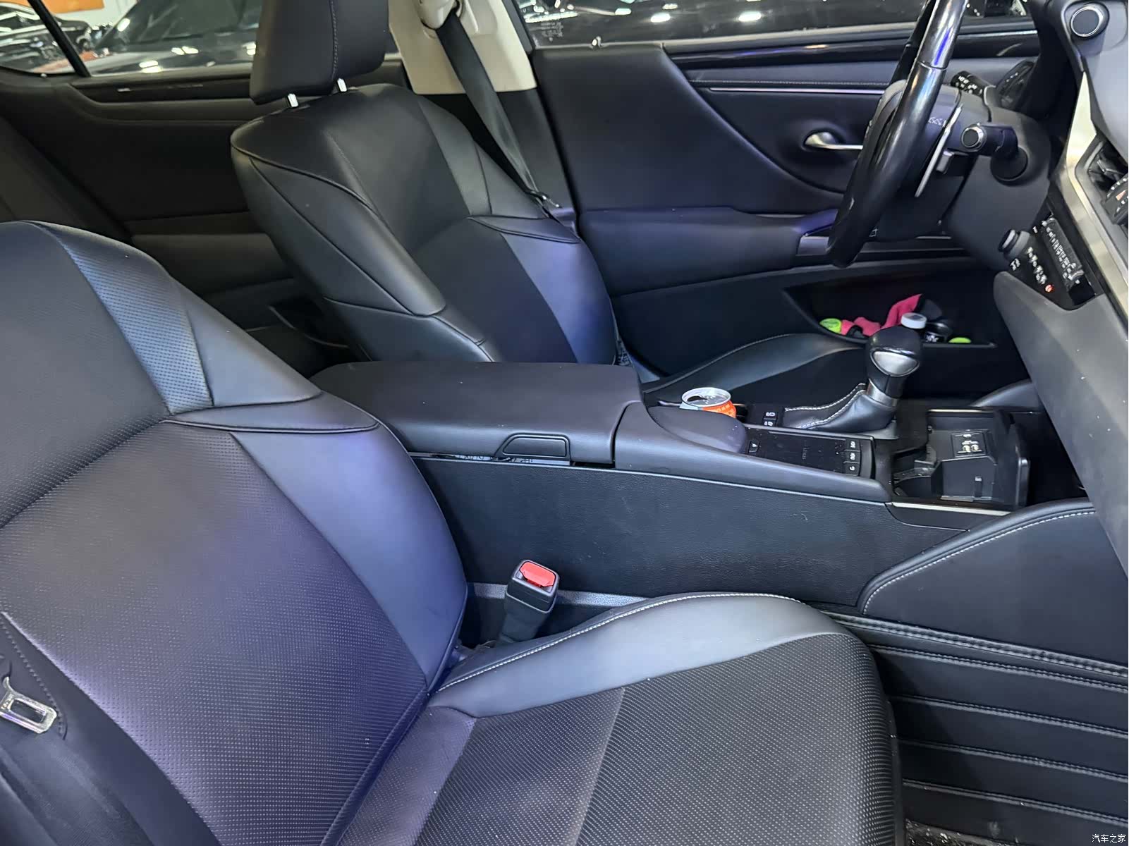 Lexus ES, 2019 4