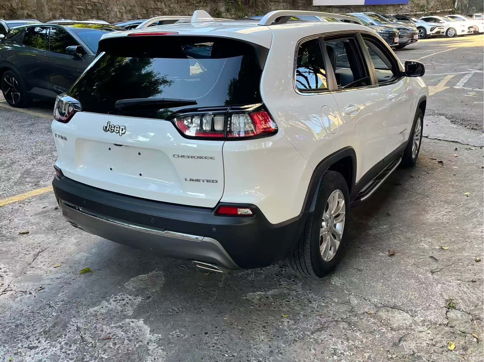 Jeep Cherokee, 2021 6