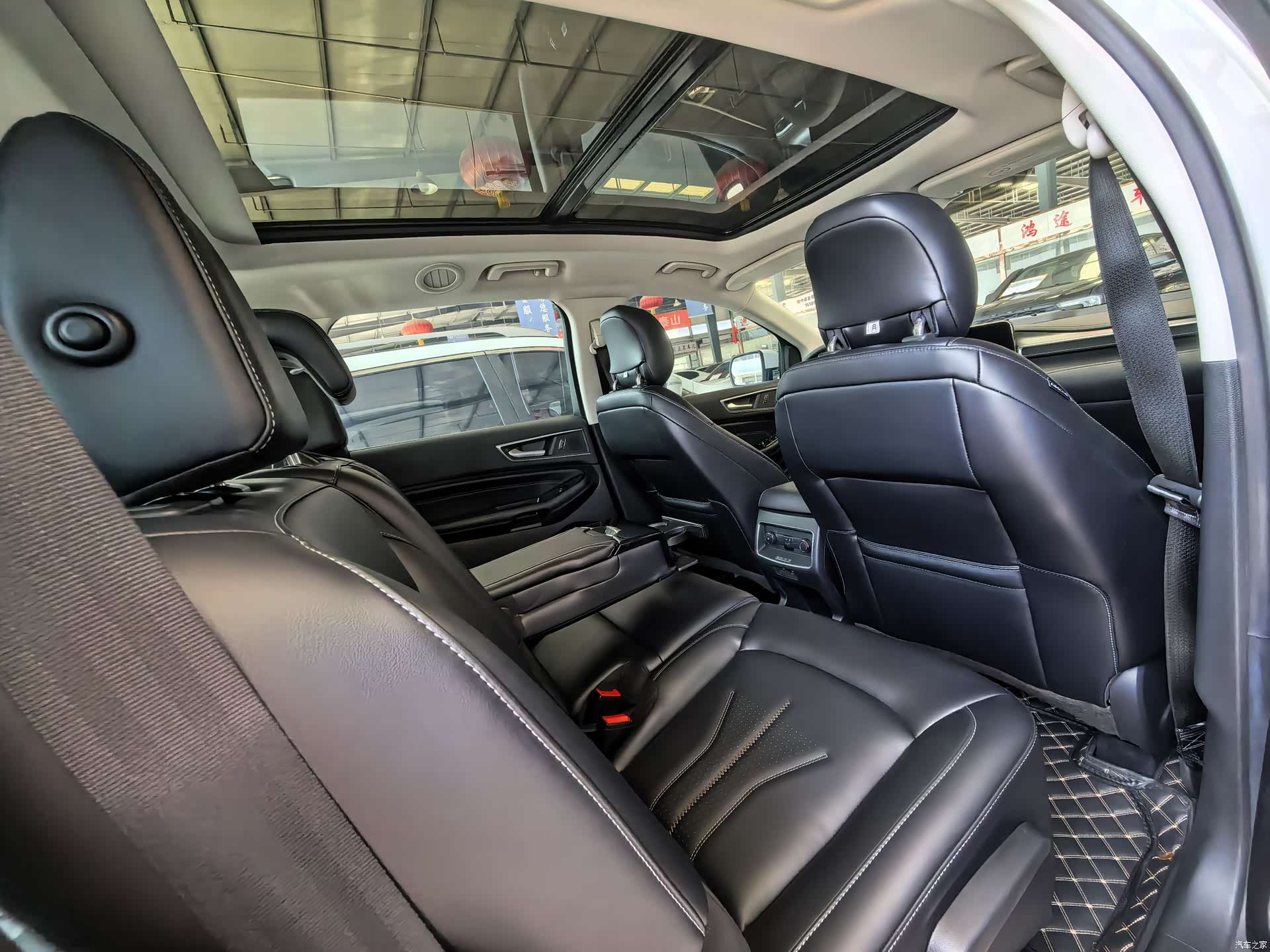 Ford Edge, 2022 10