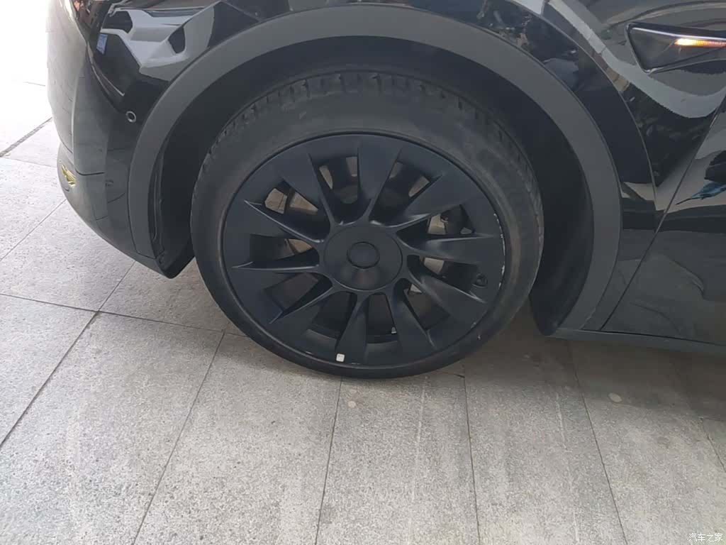 Tesla Model Y, 2022 23