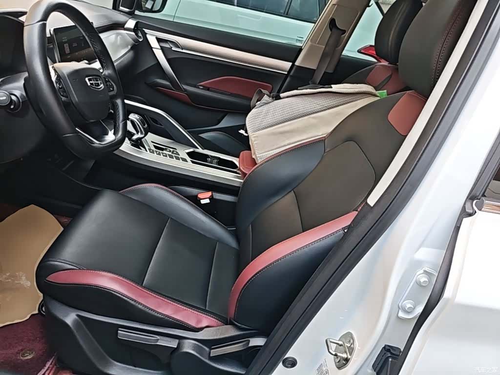 Geely Coolray, 2021 15