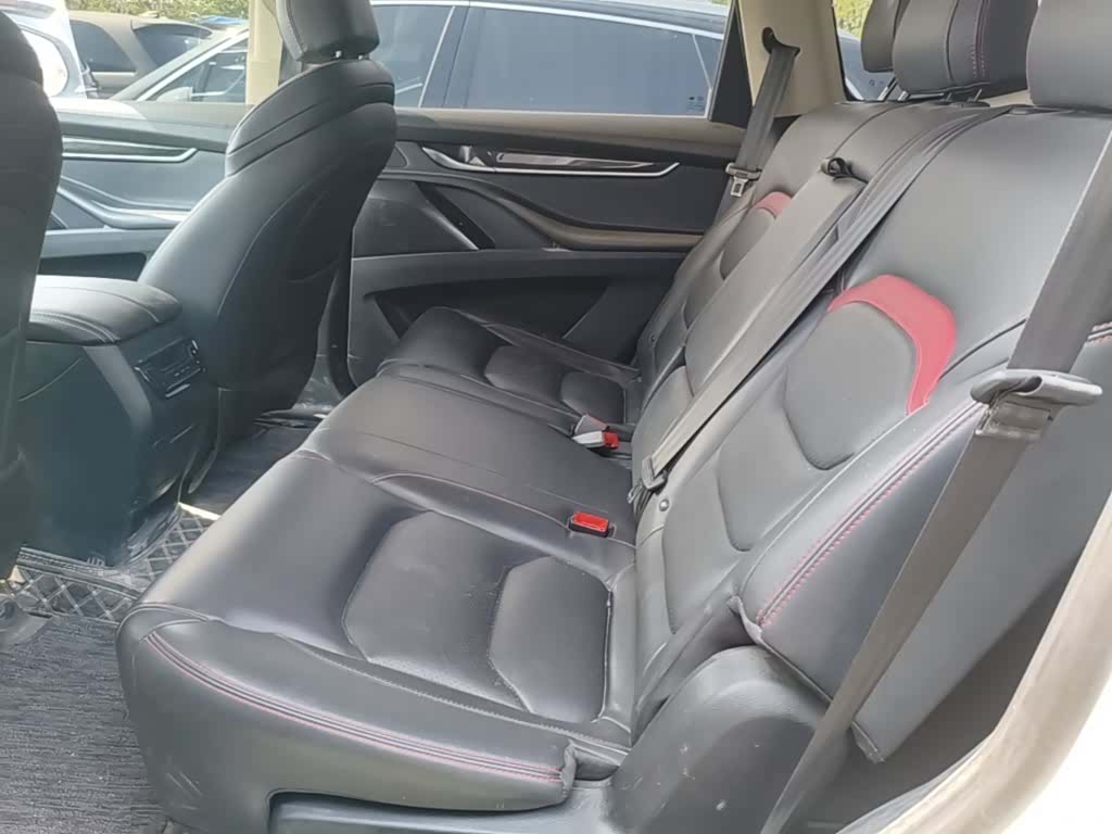 Maxus D90, 2022 17