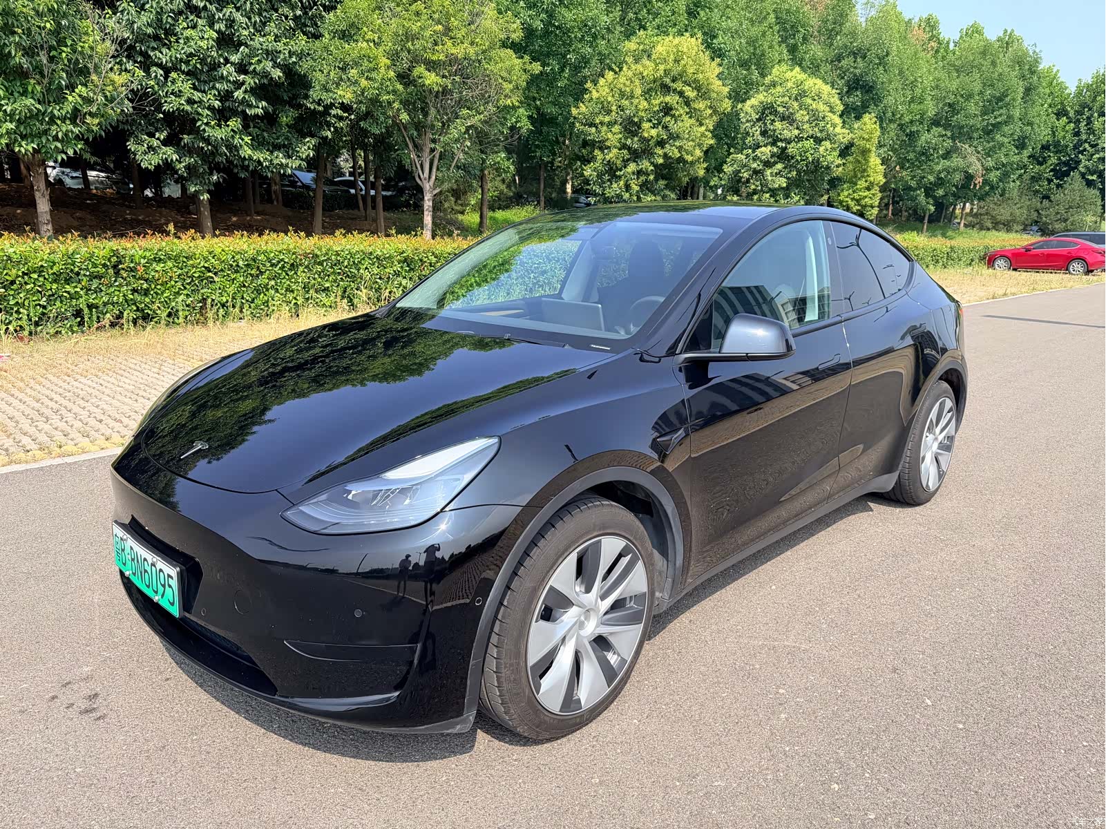 Tesla Model Y, 2023 1
