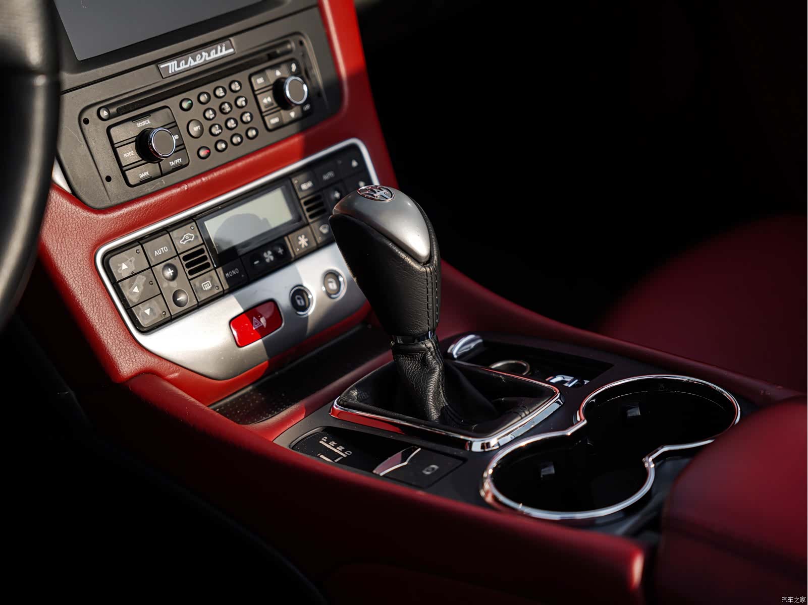 Maserati GranCabrio, 2014 21
