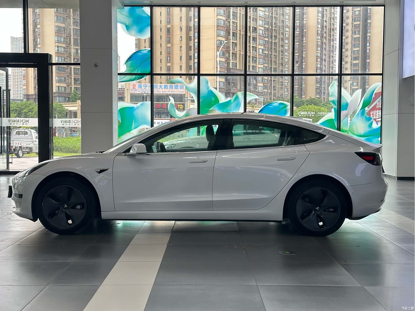 Tesla Model 3, 2020 7