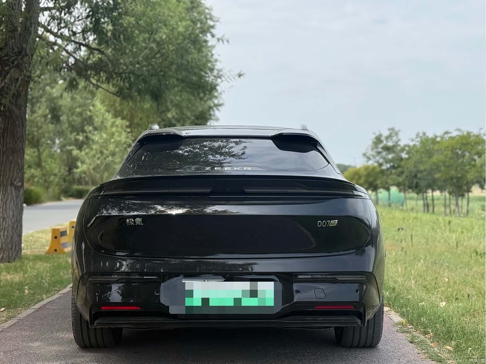 Zeekr 007, 2025 8