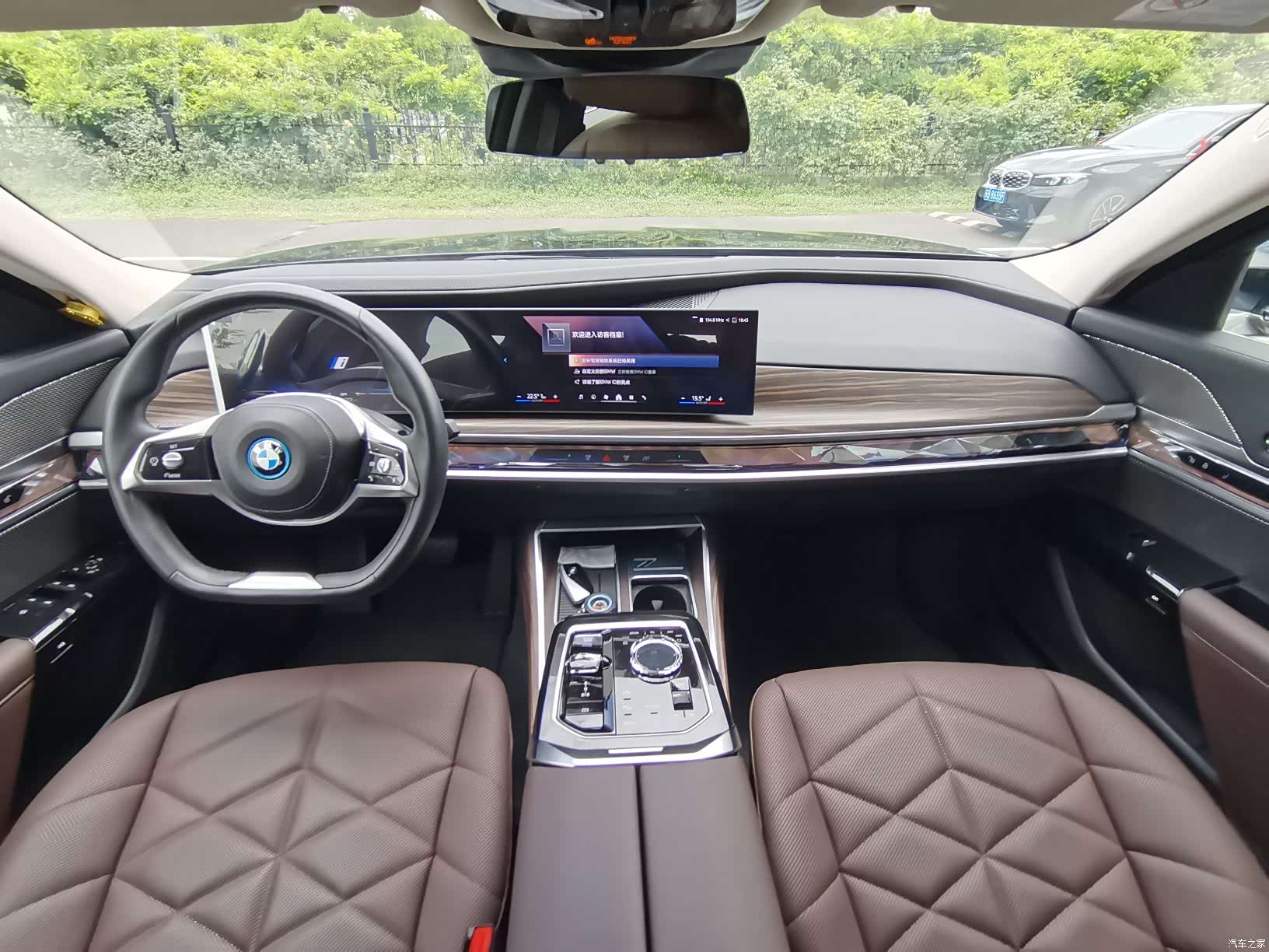 BMW i7, 2025 22