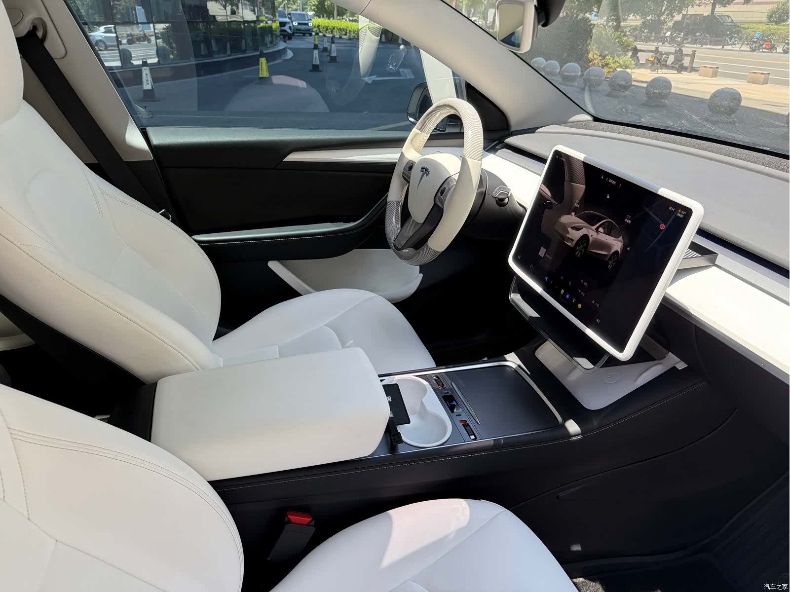 Tesla Model Y, 2022 10