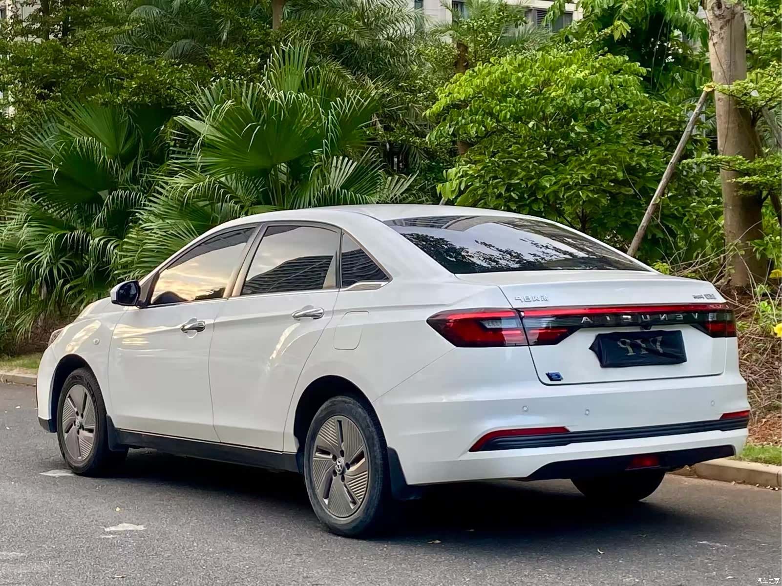 Nissan D60EV, 2022 7