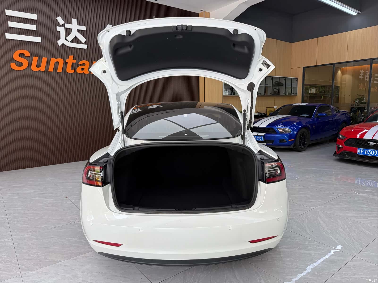 Tesla Model 3, 2020 26
