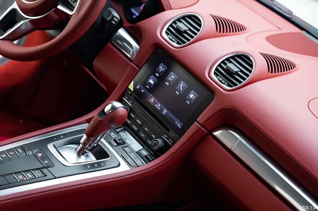 Porsche Cayman, 2019 11