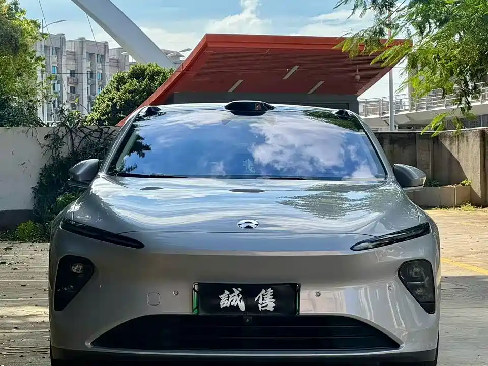 NIO ET7