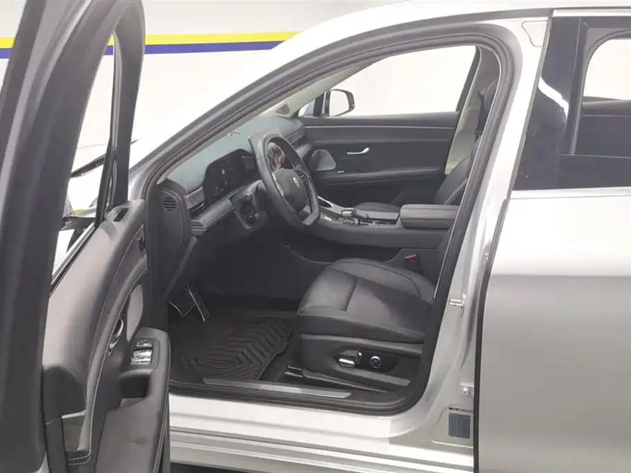 AITO Ask the world M5